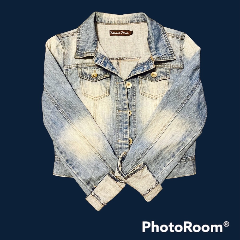 🔥SALE🔥 Adorable and versatile Highway Jeans cropped DENIM JACKET.  Size S - Picture 6 of 13